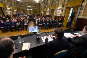 El pensamiento del Papa Francisco llega a las aulas: Kicillof, Sileoni y Carrara presentaron “El Maestro”