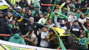 Mar del Plata: mientras se apuñalaban en la tribuna de Aldosivi, el partido ante Newell´s siguió como si nada