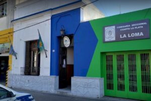 Inseguridad en La Loma: cuatro delincuentes despiertan y asaltan a una mujer
