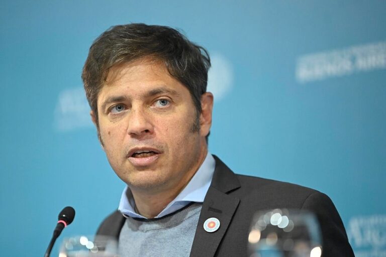 Kicillof denunció a la SIDE por espionaje ilegal y pidió investigar a los responsables