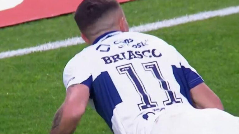 Los dos tiros de Gimnasia en los palos que generaron suspenso ante Independiente