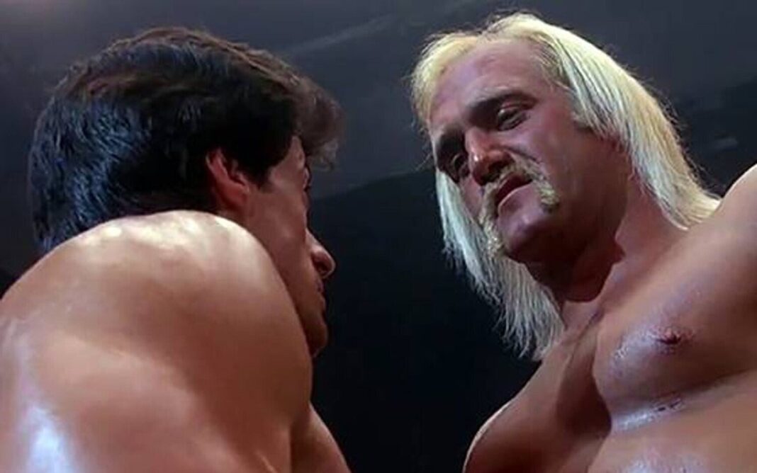 Escena de Rocky III con Hulk Hogan y Sylvester Stallone cara a cara en el ring