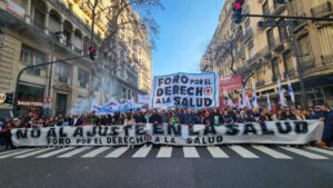 Marcha federal por la salud: pidieron la renuncia de Lugones y dejaron un mensaje para la CGT