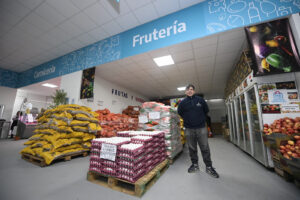 Abrió el Mercado Bonaerense Fijo en La Plata: descuentos del 40% con Cuenta DNI y alimentos a precios populares