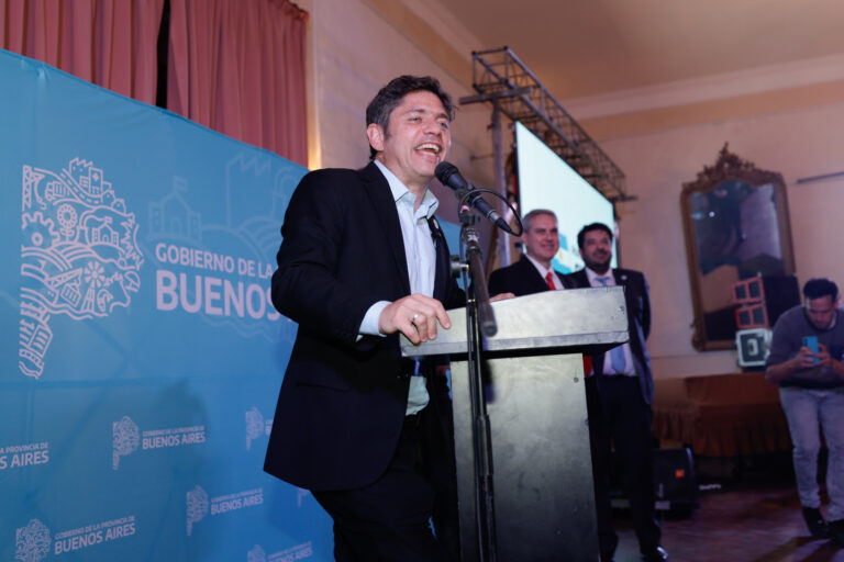 Kicillof inauguró obras en Chacabuco y advirtió: “Esto es lo que vamos a defender en las urnas”
