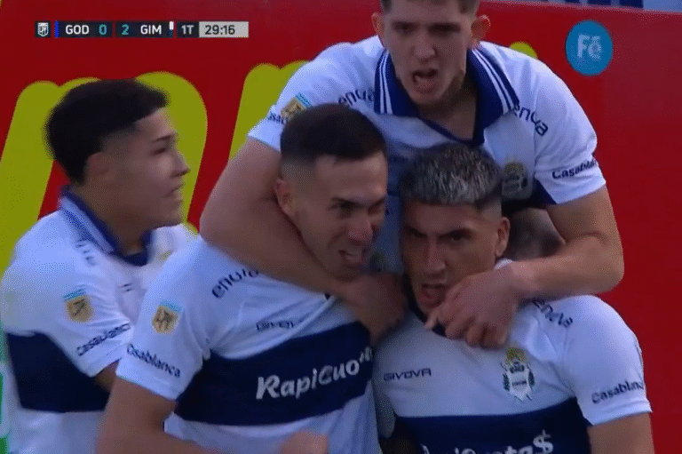 Con dos estrenos goleadores, el Lobo se puso arriba en un furia ofensiva de tres minutos