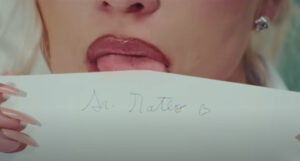 Mon Laferte y Conociendo Rusia lanzan “Esto es amor”