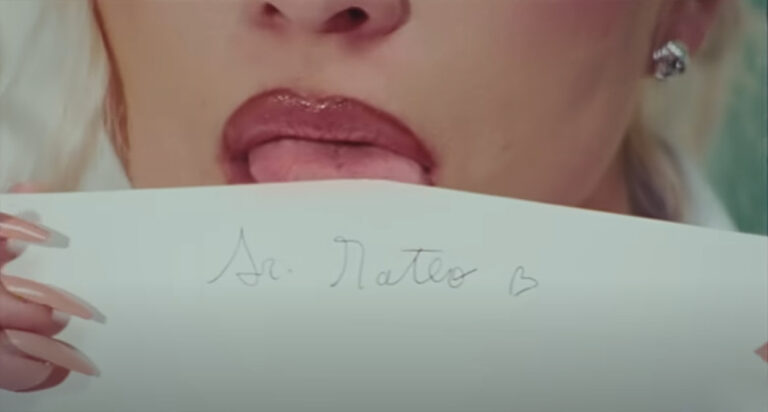 Mon Laferte y Conociendo Rusia lanzan “Esto es amor”