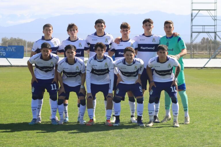 Con un golazo del hijo de Guillermo y dos del pibe de Asís, la Reserva de Gimnasia goleó a domicilio