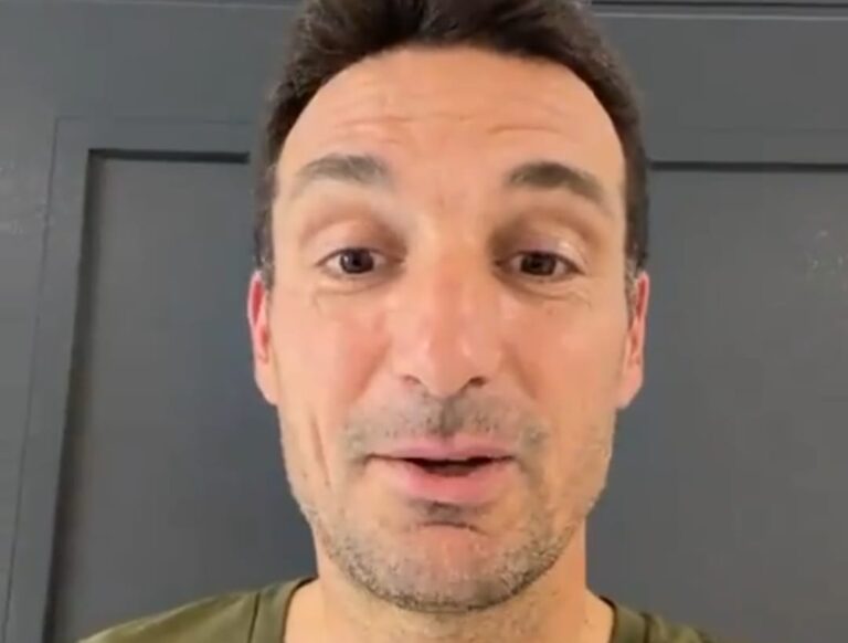 El saludo en primera persona de Scaloni que emocionó a los hinchas de Estudiantes: “Nuestro querido club…”