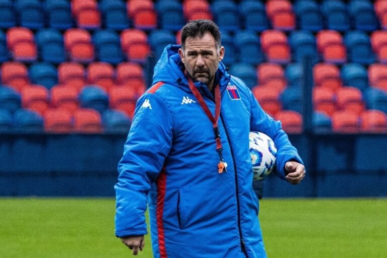 La contundente definición del técnico de Tigre sobre la llegada de Alario: “No está caída”