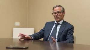 El club de Foster Gillett que podría perder la categoría por una deuda