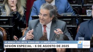 “Bertie” en llamas: el diputado libertario que confundió pirómanos con bomberos